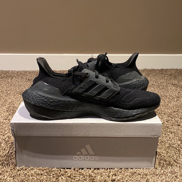 Adidas Ultraboost 22 “All Black” - Picture 4 of 10